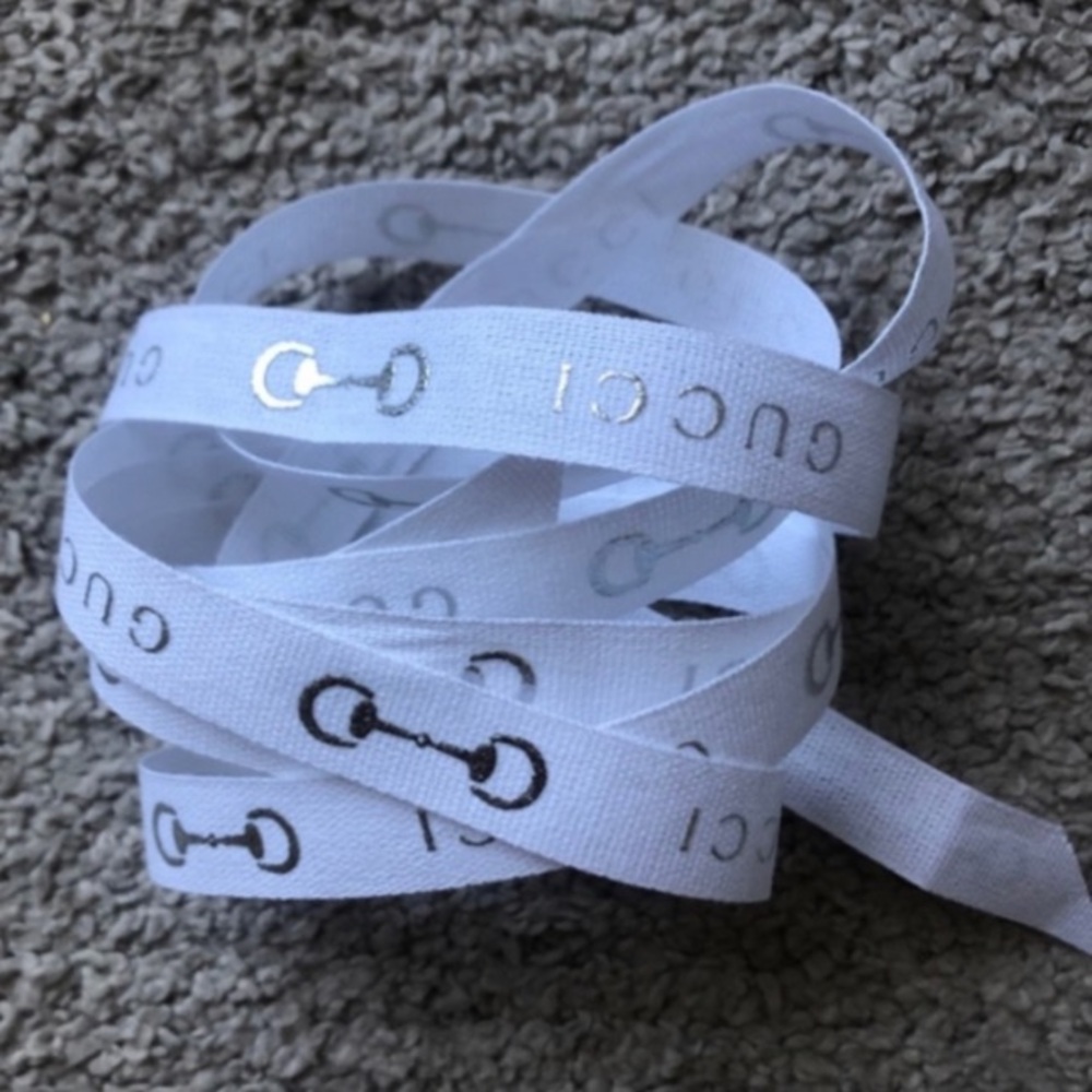Authentic Gucci White Ribbon with Silver Horsebit motifs and Gucci Logo.164 cm.